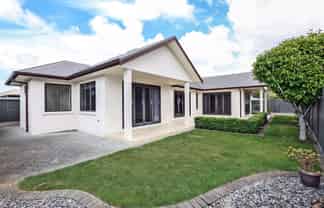 80 Merlot Drive, Greenmeadows