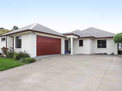 80 Merlot Drive, Greenmeadows