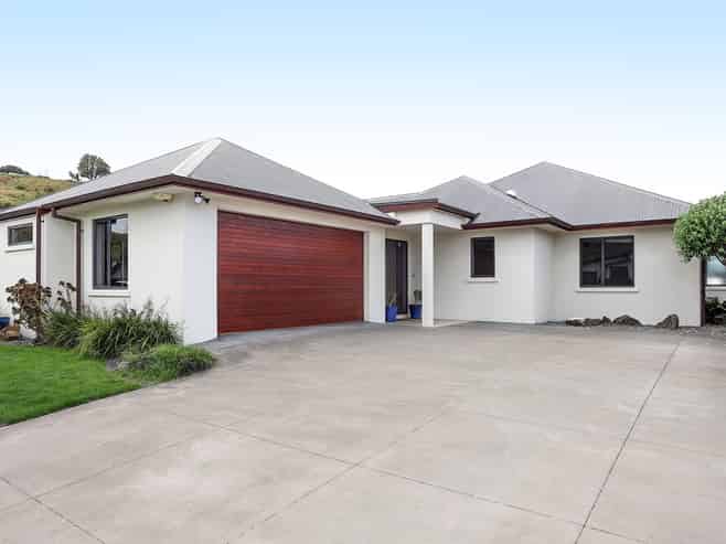 80 Merlot Drive, Greenmeadows