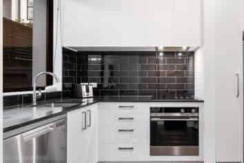 17/37 Glen Atkinson Street, Saint Heliers