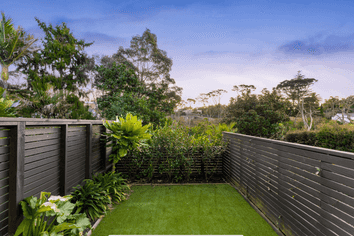 17/37 Glen Atkinson Street, Saint Heliers