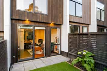 17/37 Glen Atkinson Street, Saint Heliers