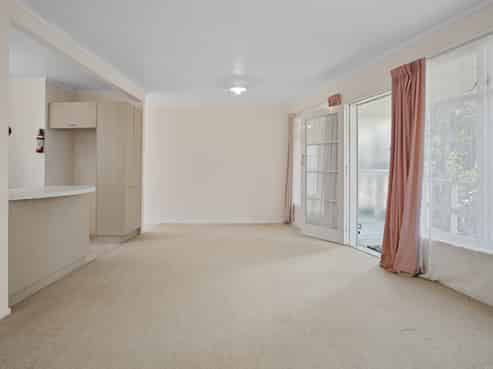 B/71 Commercial Road, Helensville