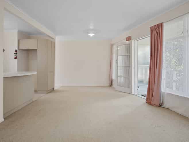 B/71 Commercial Road, Helensville