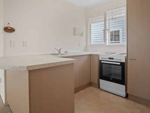 B/71 Commercial Road, Helensville