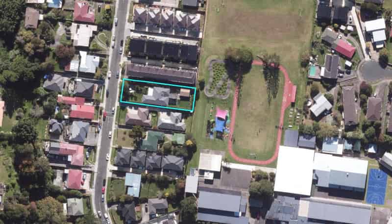 15 Kingdale Road, Henderson