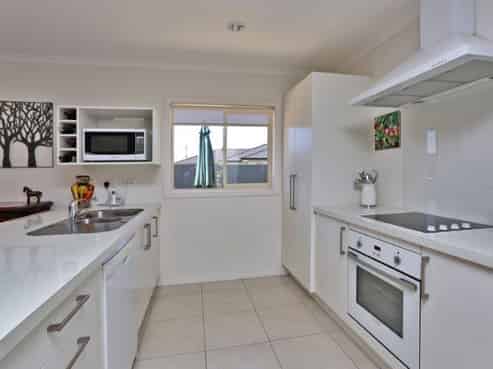 58 Orotu Drive , Poraiti