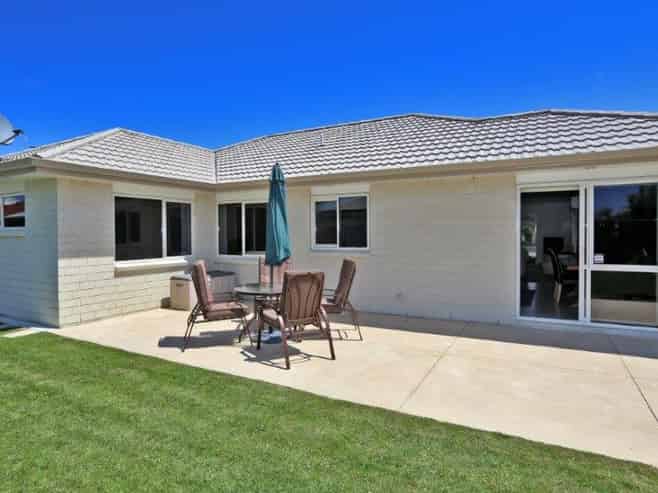 58 Orotu Drive , Poraiti