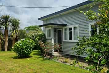 42 Reading Street, Greytown