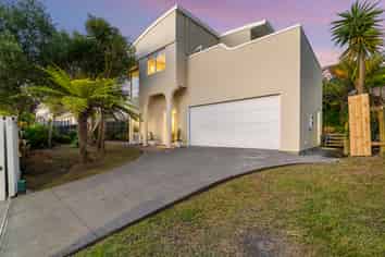 21 Donald Street, Stanmore Bay