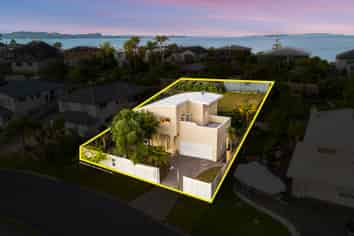 21 Donald Street, Stanmore Bay