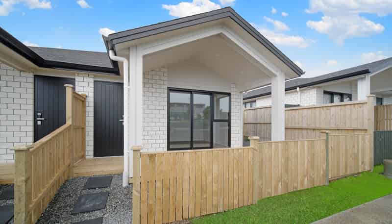 6 Rorotu Avenue, Karaka