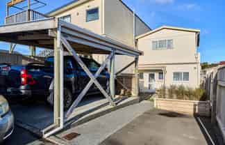 279 Dowse Drive, Maungaraki