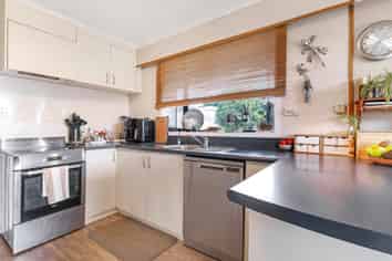 1 Bata Place, Westbrook