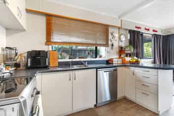 1 Bata Place, Westbrook