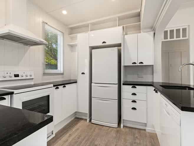 16 Hammond Road, Taradale