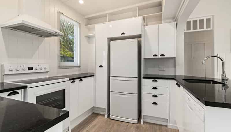 16 Hammond Road, Taradale