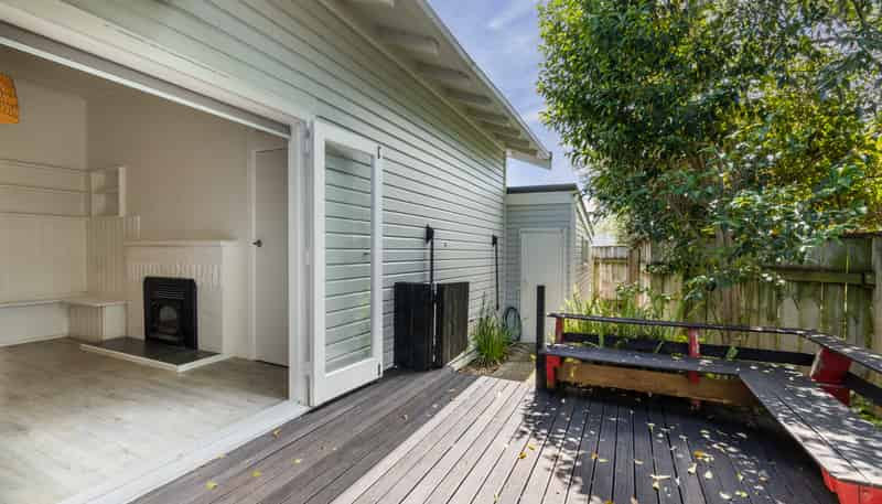 16 Hammond Road, Taradale