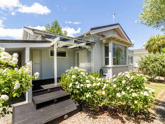 16 Hammond Road, Taradale