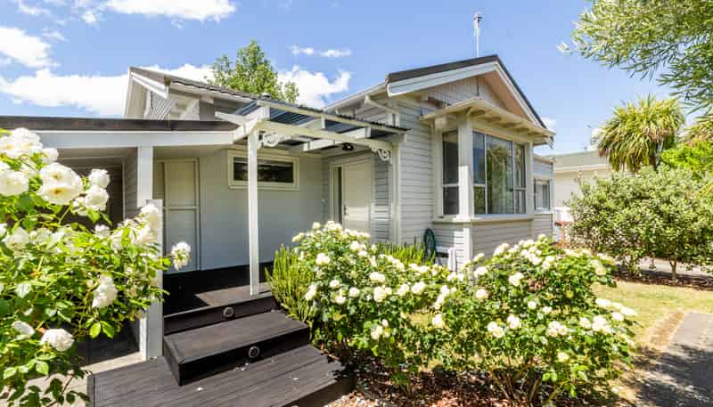 16 Hammond Road, Taradale