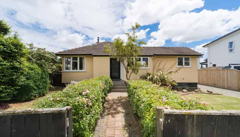 3 Montrose Place, Takaro