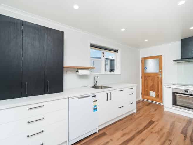 3 Montrose Place, Takaro