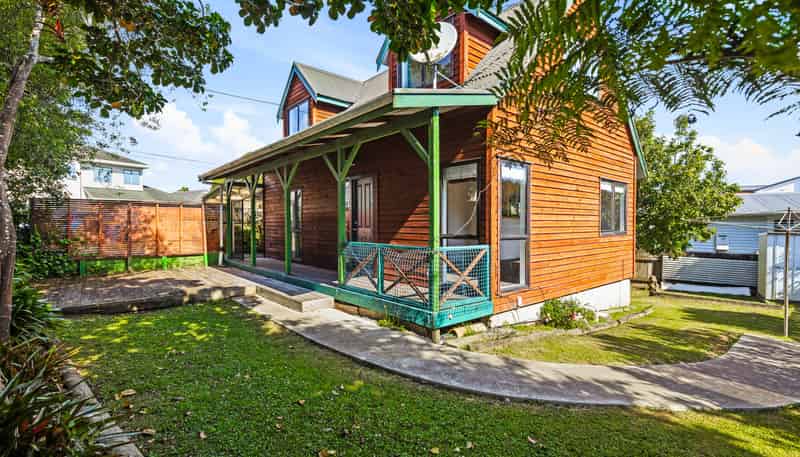 24 Karamu Street, Te Atatu Peninsula