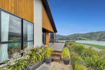 19 Totara Dr, Duvauchelle