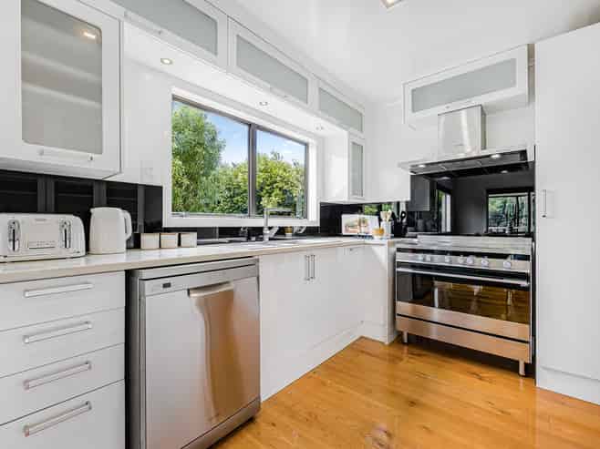 28 Grassmere Road, Henderson Valley