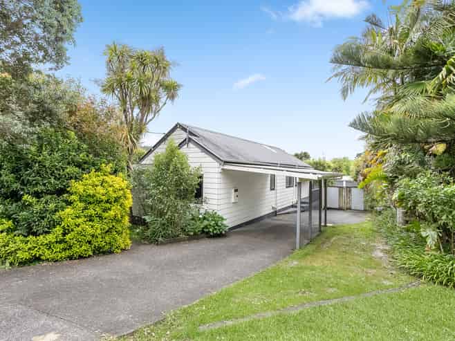 28 Grassmere Road, Henderson Valley