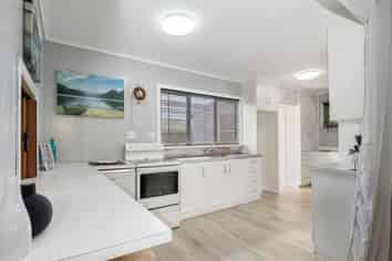 419B Sunset Road, Sunnybrook