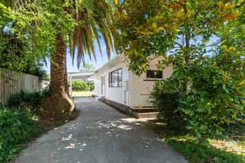 419B Sunset Road, Sunnybrook