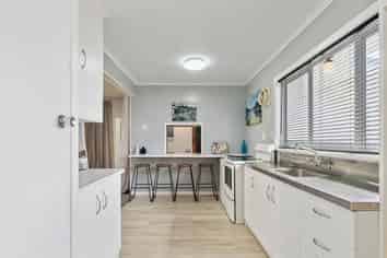 419B Sunset Road, Sunnybrook