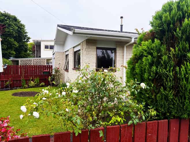 1/14 Burns Street, Westown