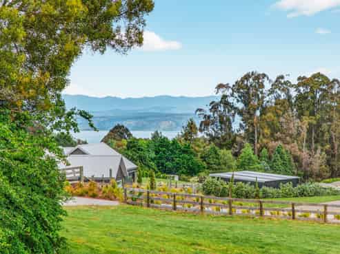 8 Lens Way, Acacia Bay