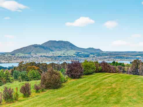 8 Lens Way, Acacia Bay