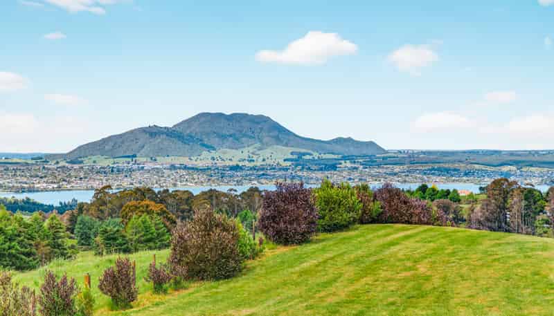 8 Lens Way, Acacia Bay