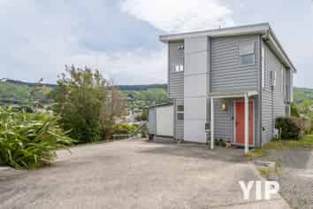 35 Tawa Terrace, Tawa