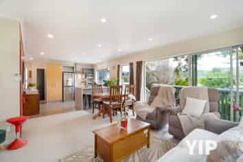 35 Tawa Terrace, Tawa