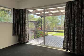 4 Royal Road, Massey