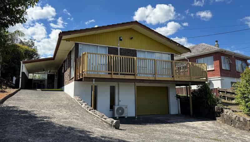 4 Royal Road, Massey