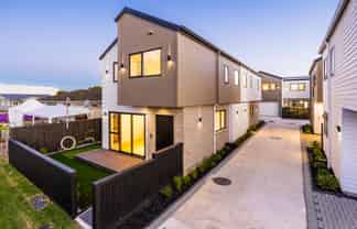 7/4 Bingara Place, Favona