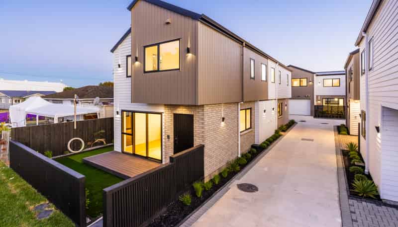 7/4 Bingara Place, Favona