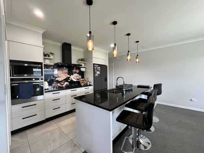 4 Hikawera Drive, Frimley