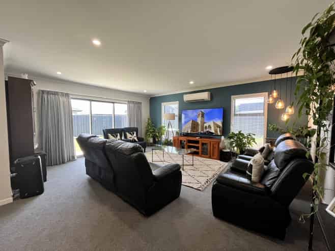 4 Hikawera Drive, Frimley