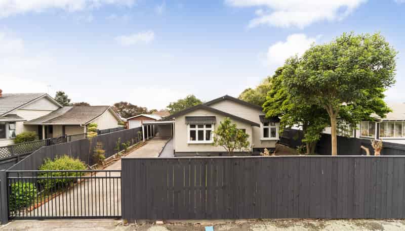 85 Shamrock Street, Takaro