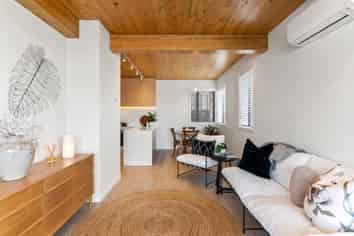 8/40 Waiparaheka Drive, Milldale