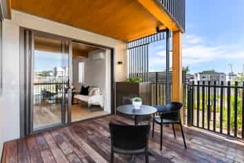 8/40 Waiparaheka Drive, Milldale