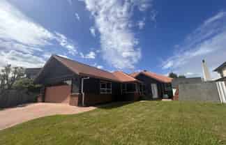 108 Pacific Drive, Fitzherbert