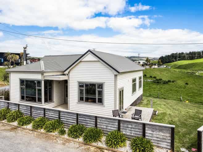 2 Wood Street, Kaka Point